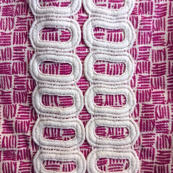 Lilly Pulitzer Sleeveless Shift Dress V Neck Pink White Embroidered - Picture 3 of 6